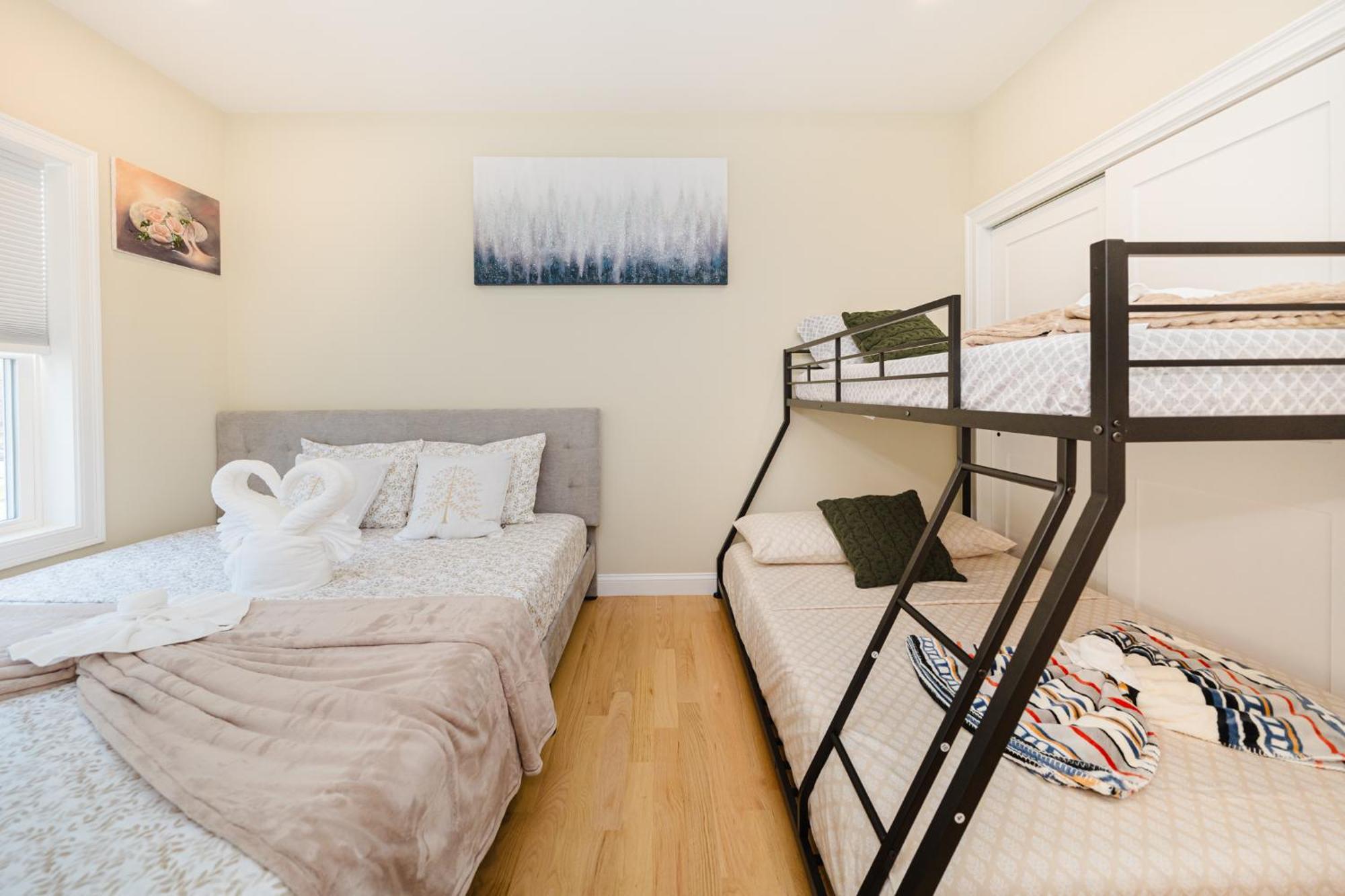 60-2 Newly Built & Lovely In *