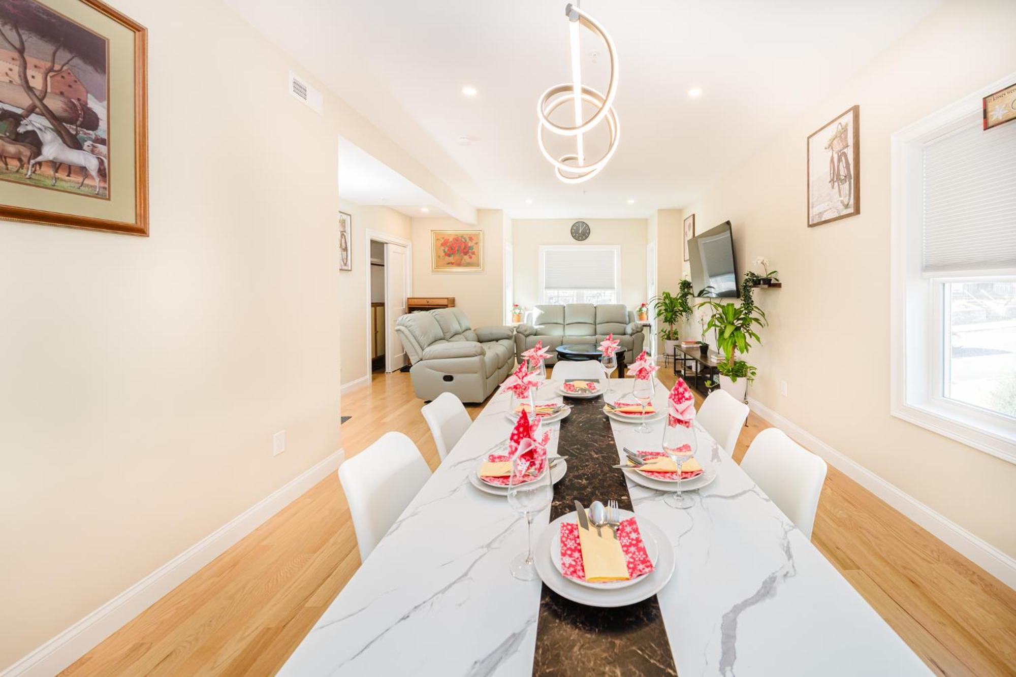 Apartment 60-2 Newly Built & Lovely In Boston