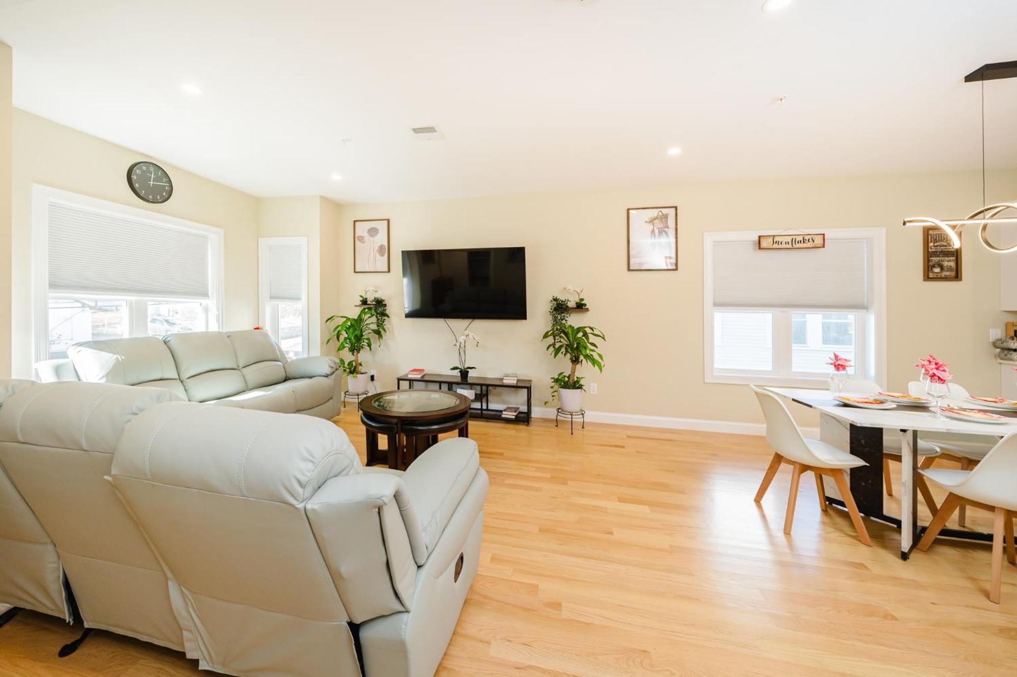 60-2 Newly Built & Lovely In