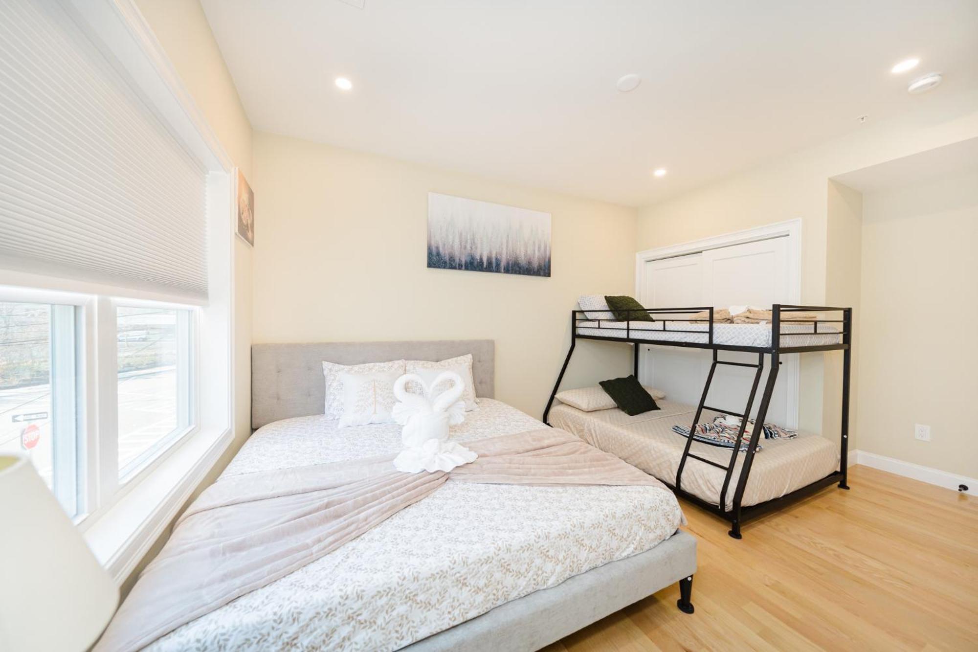 60-2 Newly Built & Lovely In *