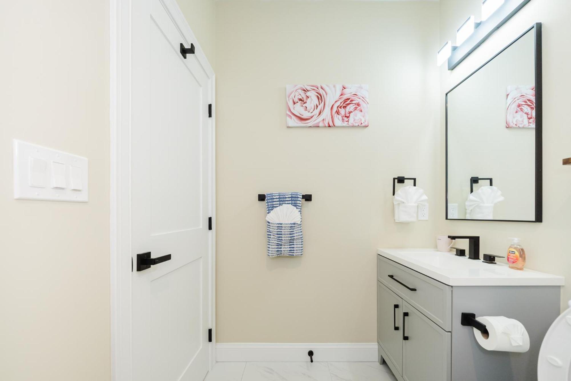 60-2 Newly Built & Lovely In Apartment