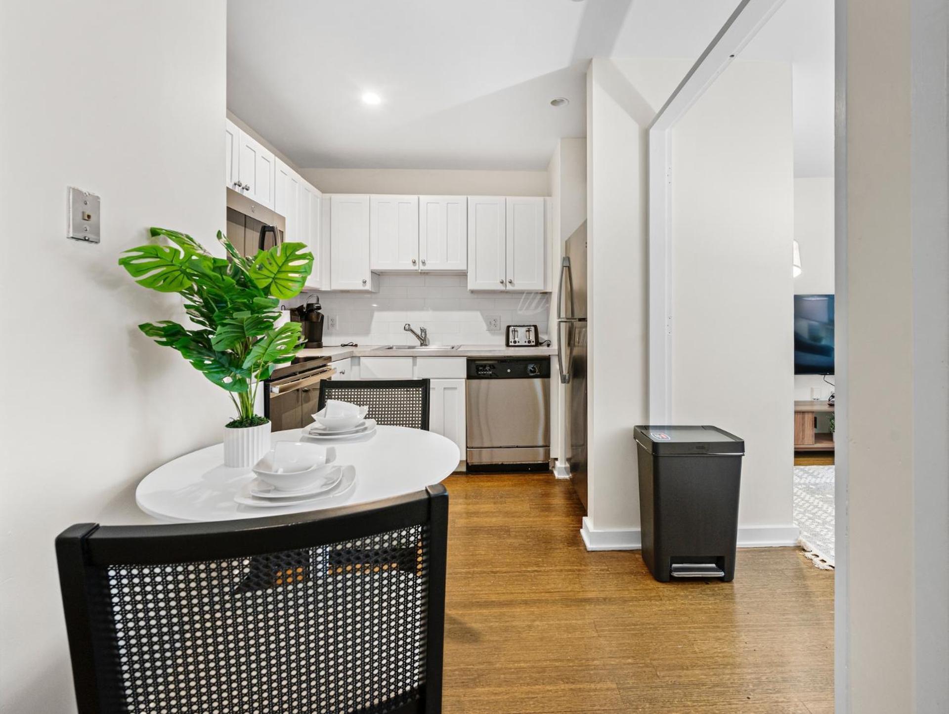 Apartment Furnished In Downtown *