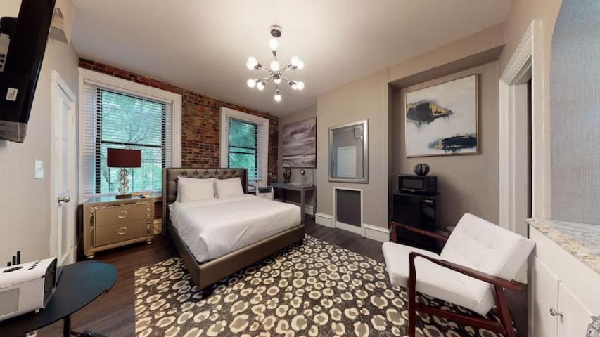 Premier Bay Village Aparthotel Boston