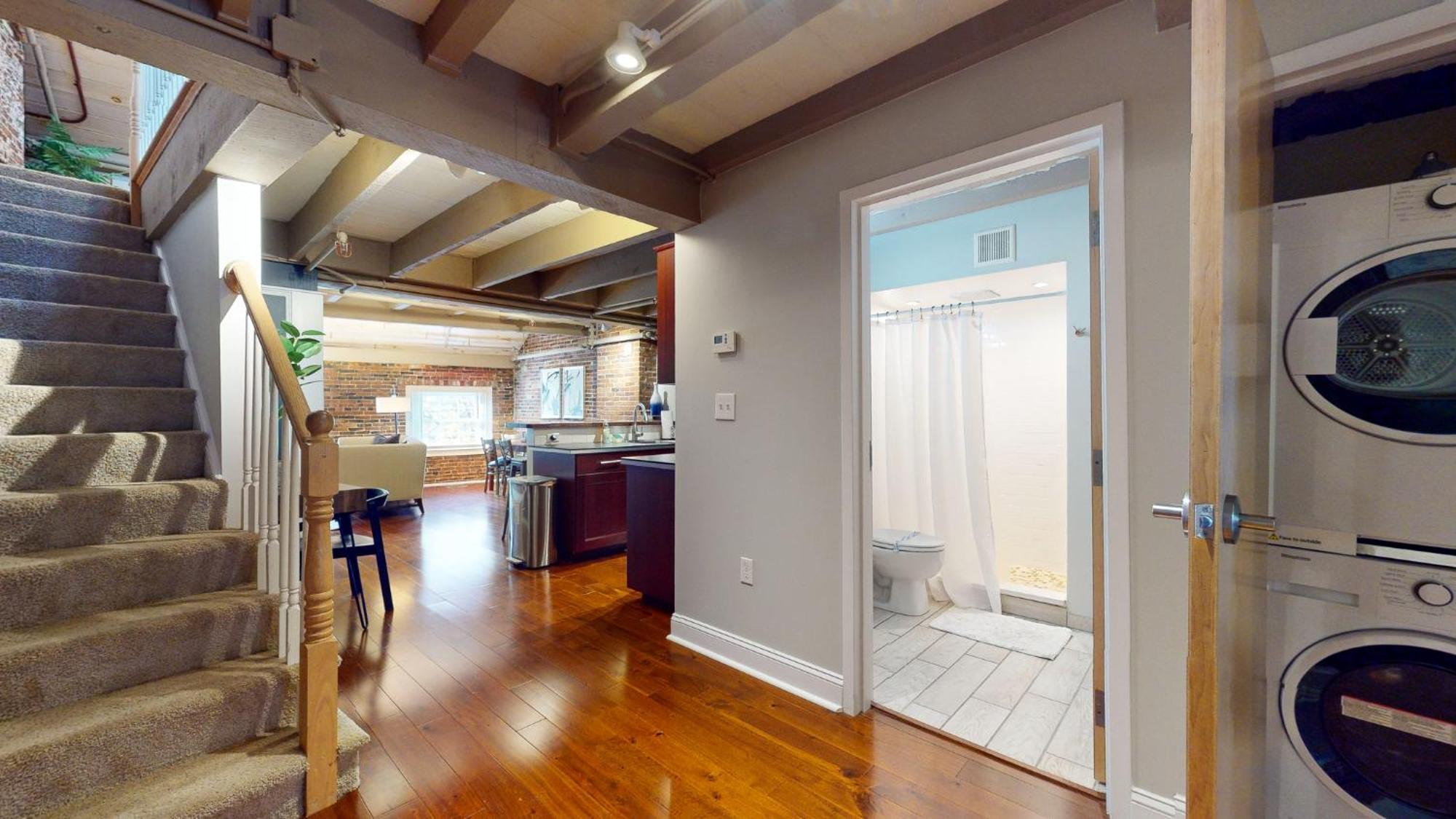 Elegant 2br 009mi Faneuil Hallquincy Market Apartment Boston