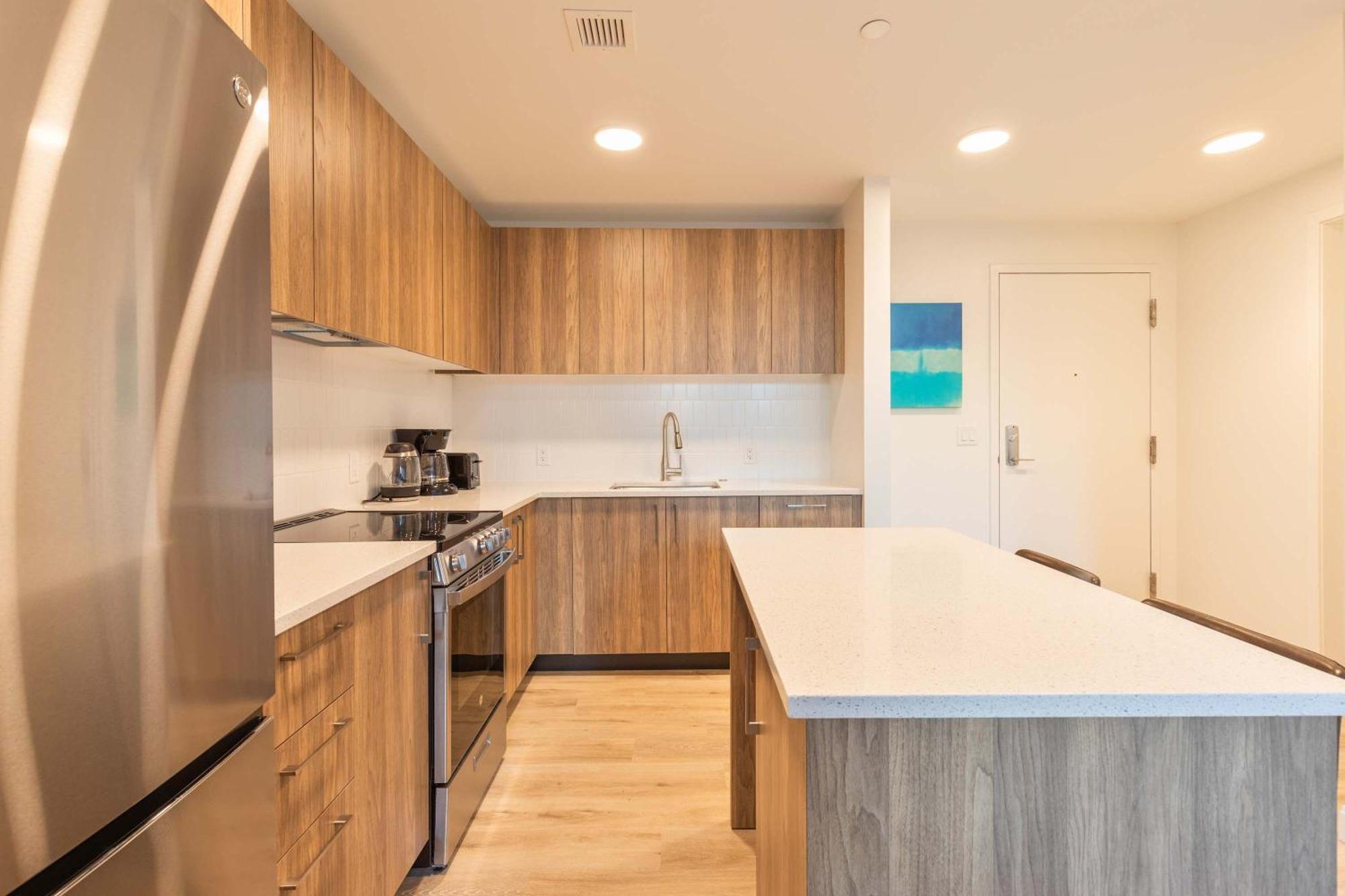 Gorgeous With Kitchen - Idl-424 * Boston