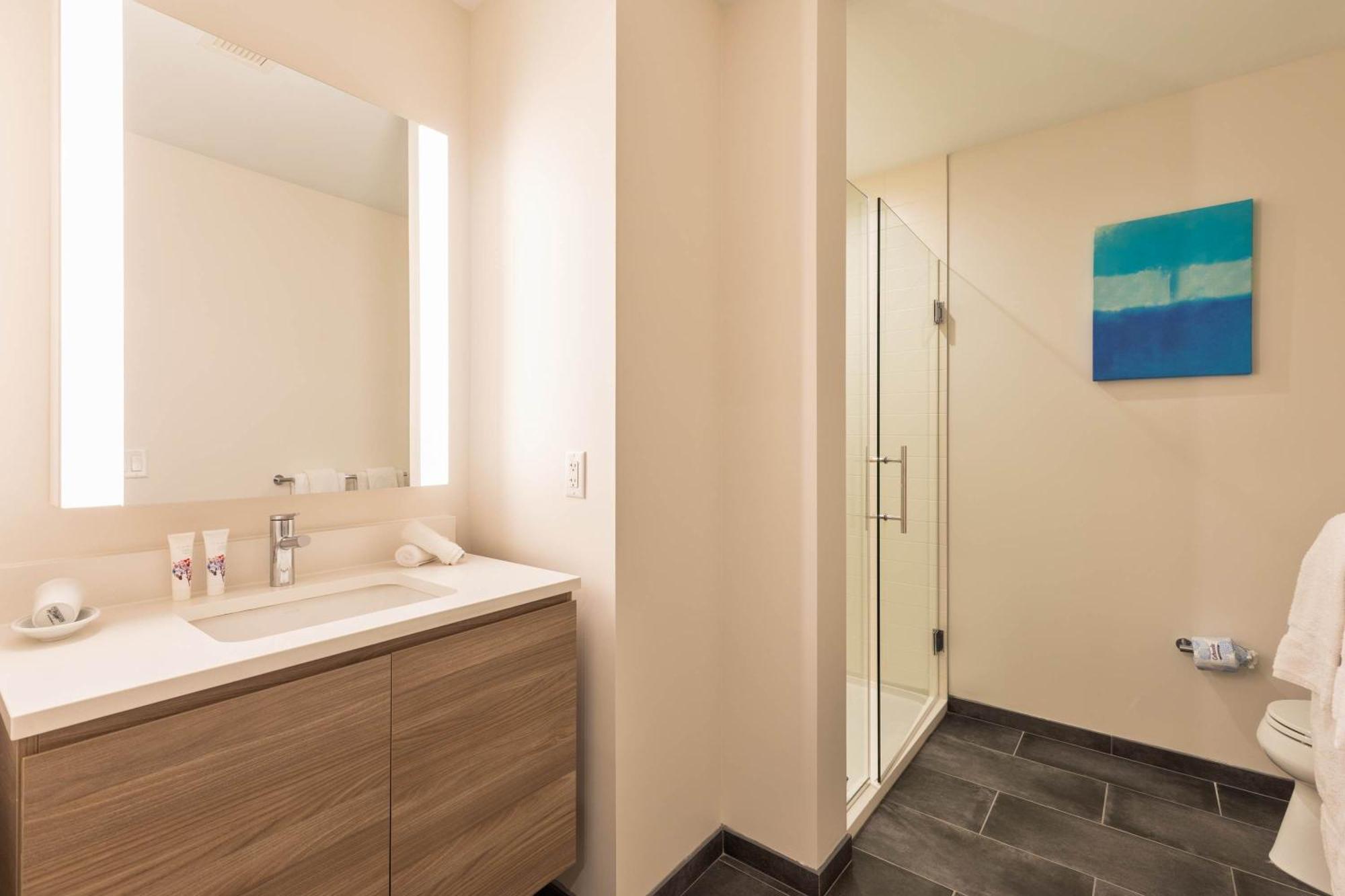 Luxury Heart Of Seaport - Alx-1703