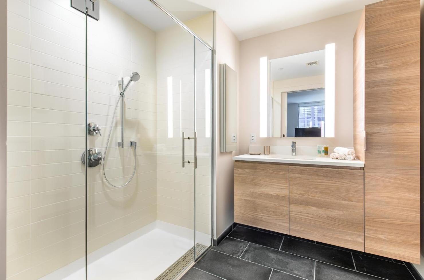 Luxury With Gym - Alx-1023 * Boston
