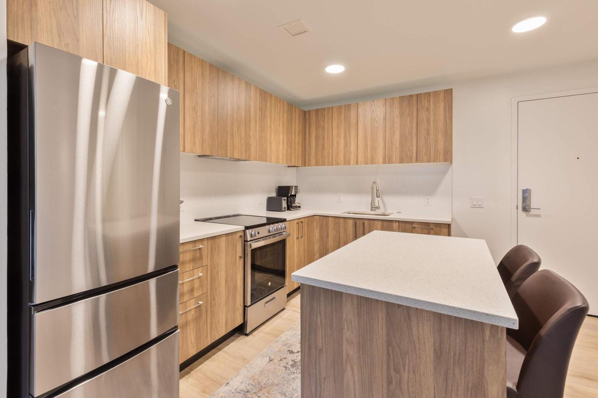 Gorgeous With Kitchen Apartment Boston
