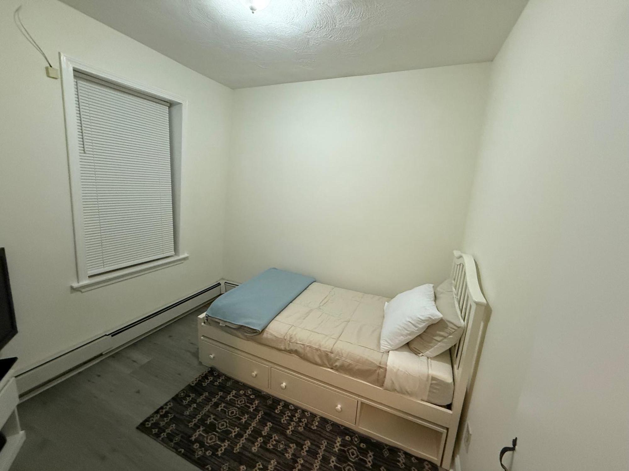 Apartment Cozy And Convenient Allston With Private Parking