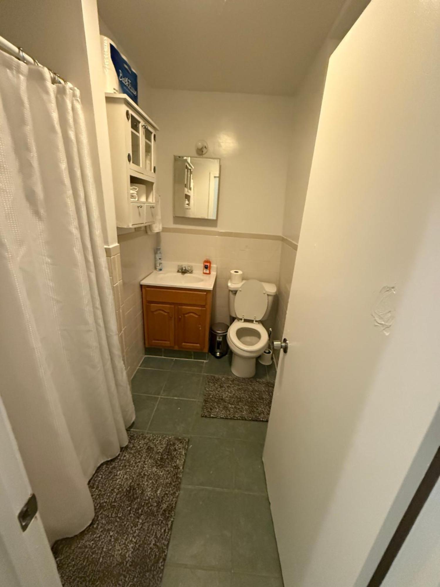 Apartment Cozy And Convenient Allston With Private Parking