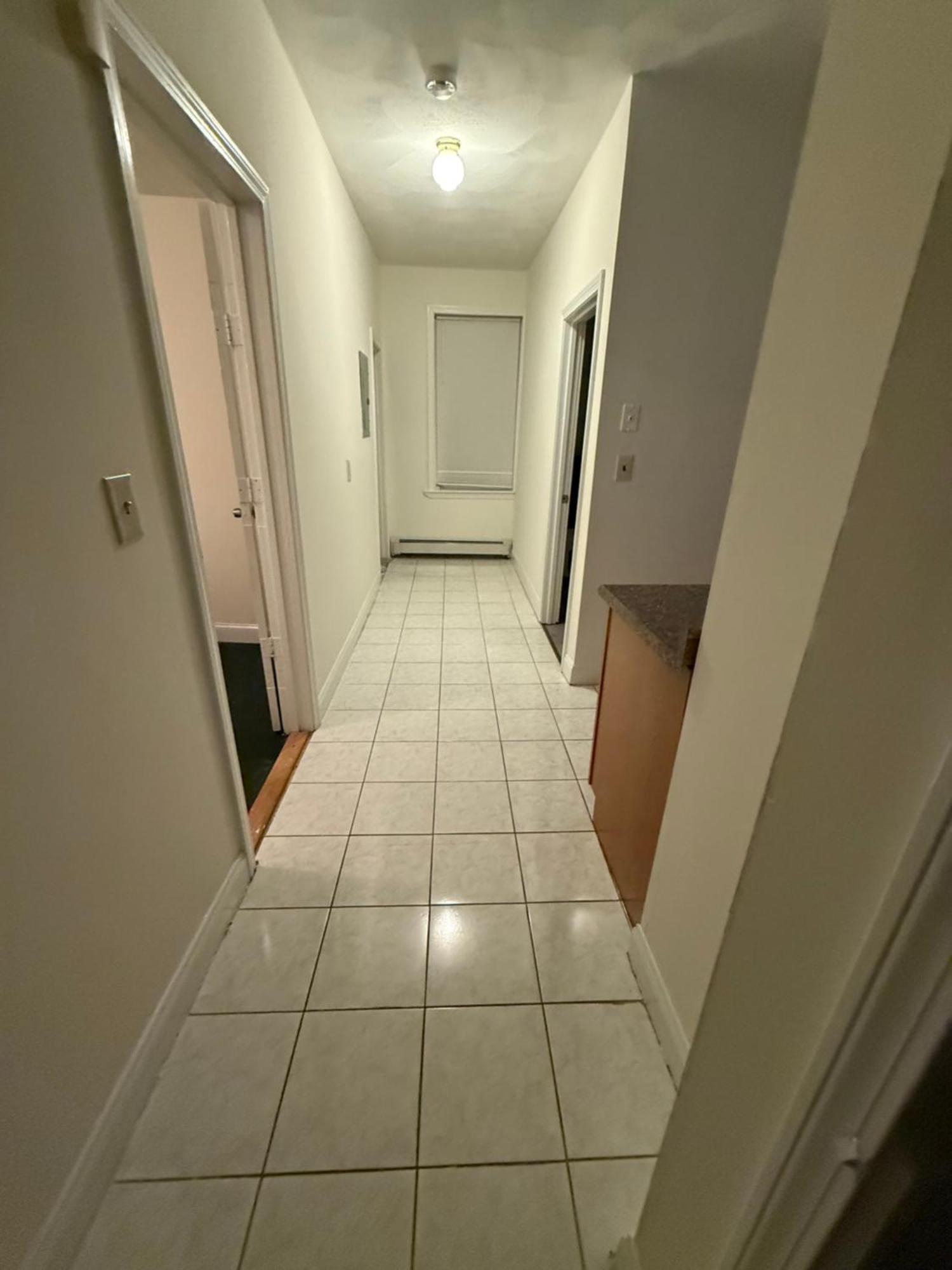 Cozy And Convenient Allston With Private Parking Apartment