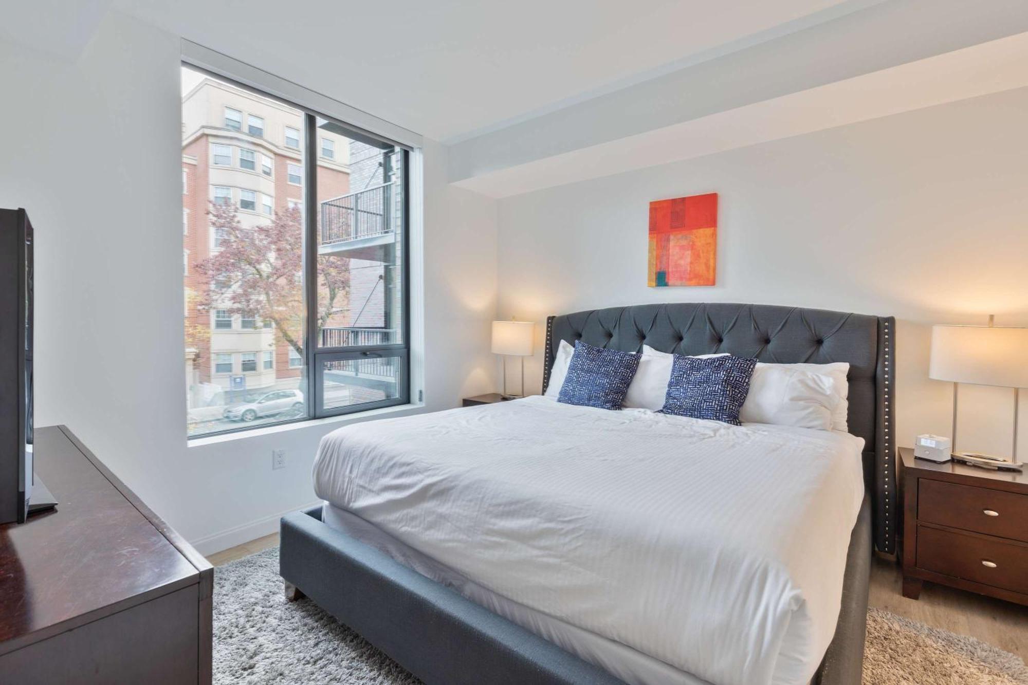 Apartment Gorgeous With Kitchen - Idl-247 *