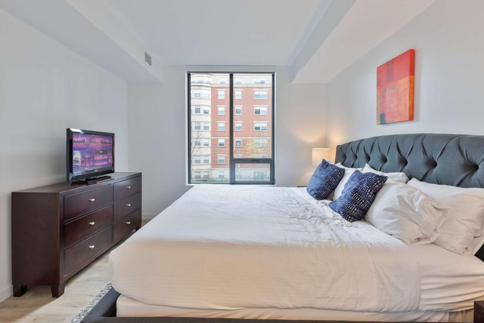 Apartment Gorgeous With Kitchen - Idl-247