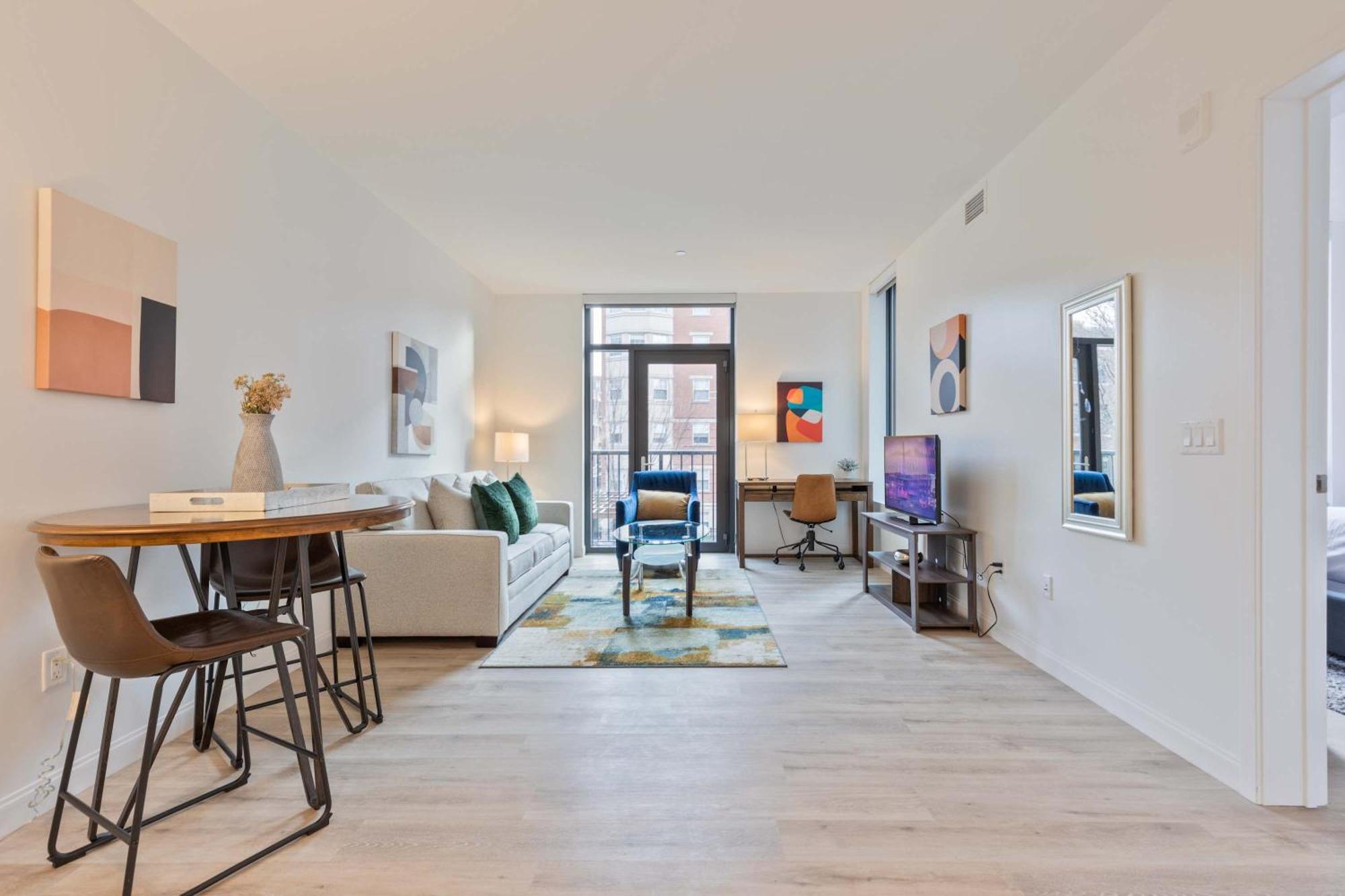 Apartment Gorgeous With Kitchen - Idl-247