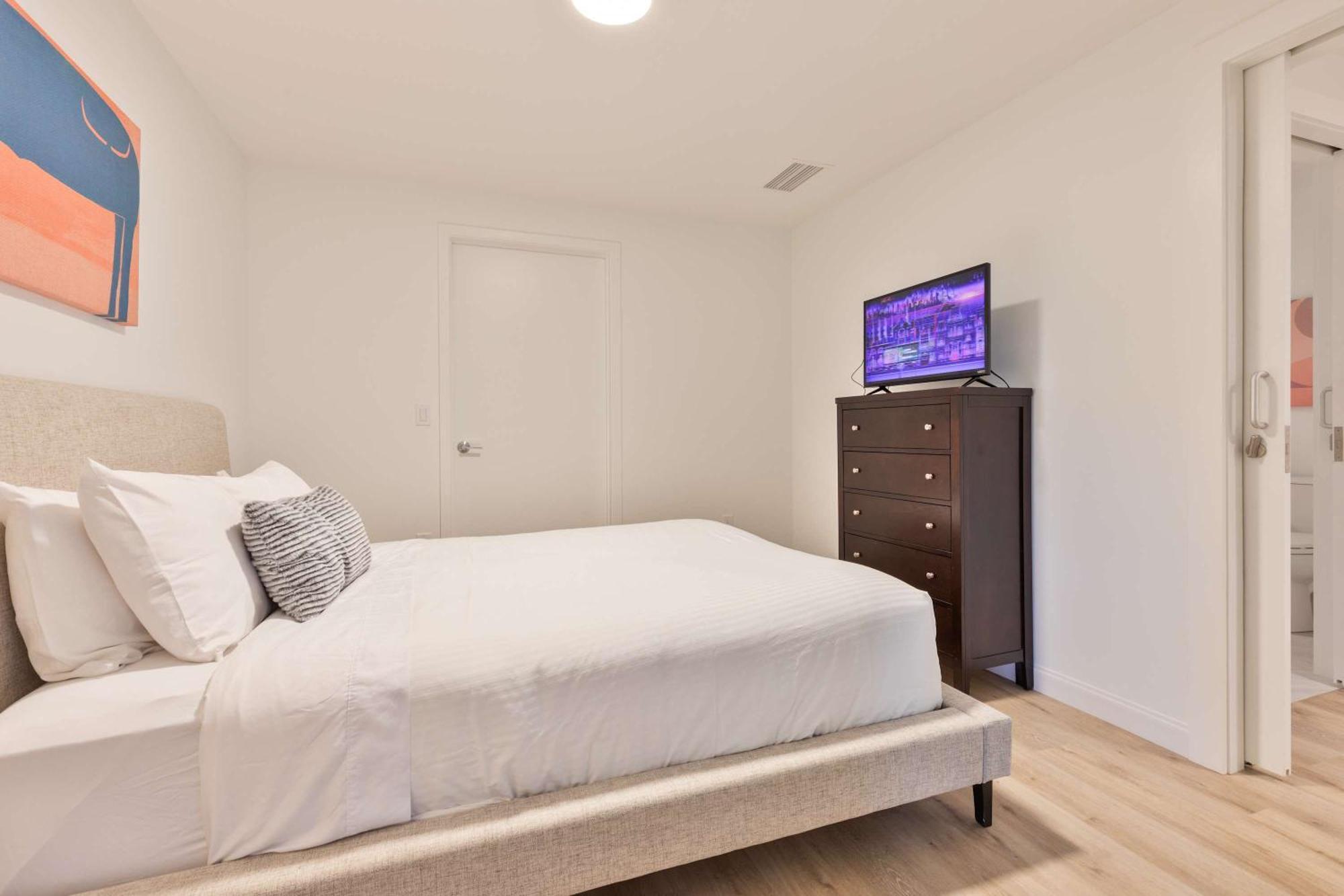 Private Modern With Kitchen Apartment *