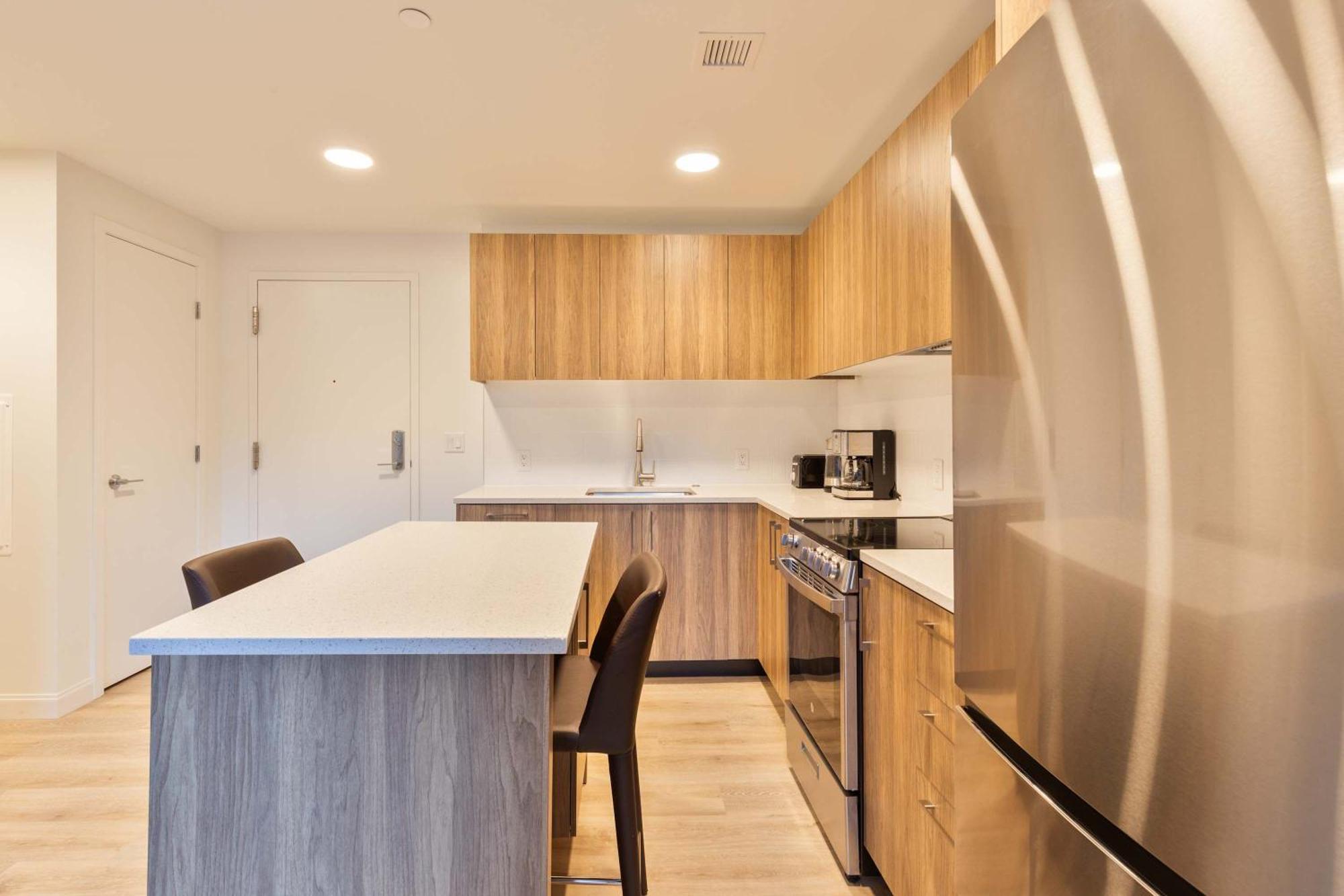 Private Modern With Kitchen Boston