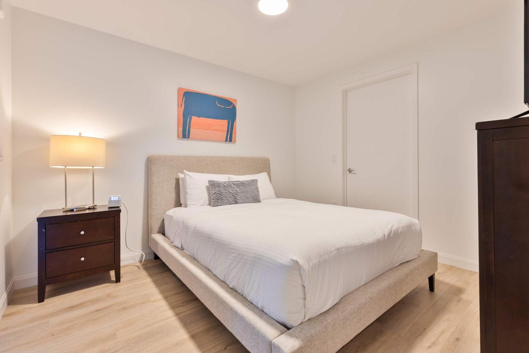 Private Modern With Kitchen * Boston