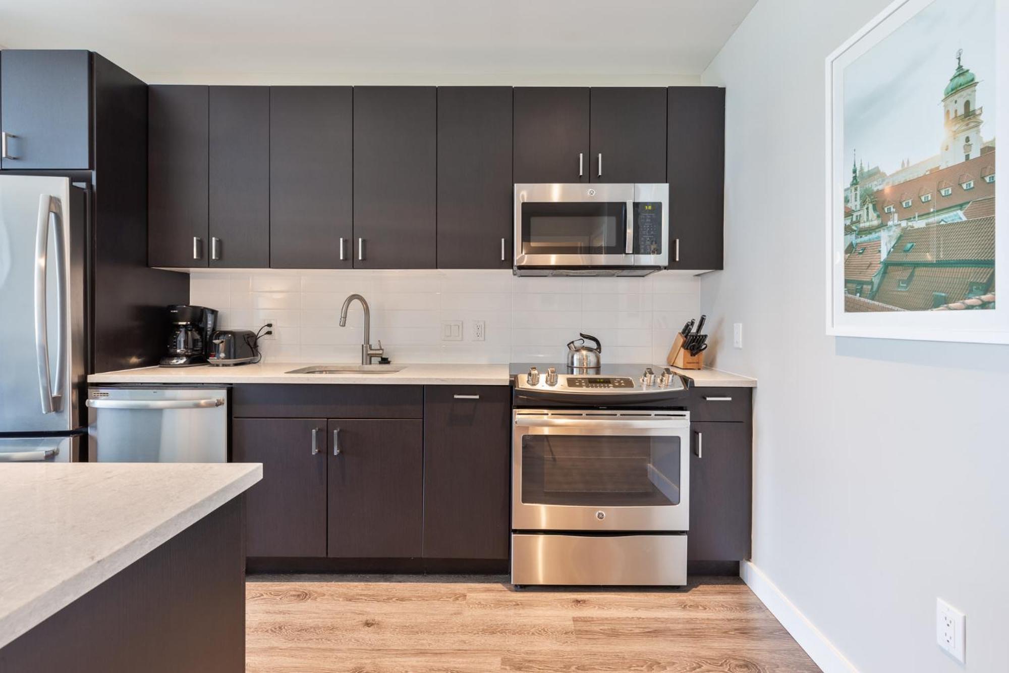 Apartment Bright Downtown With Gym - Via-519
