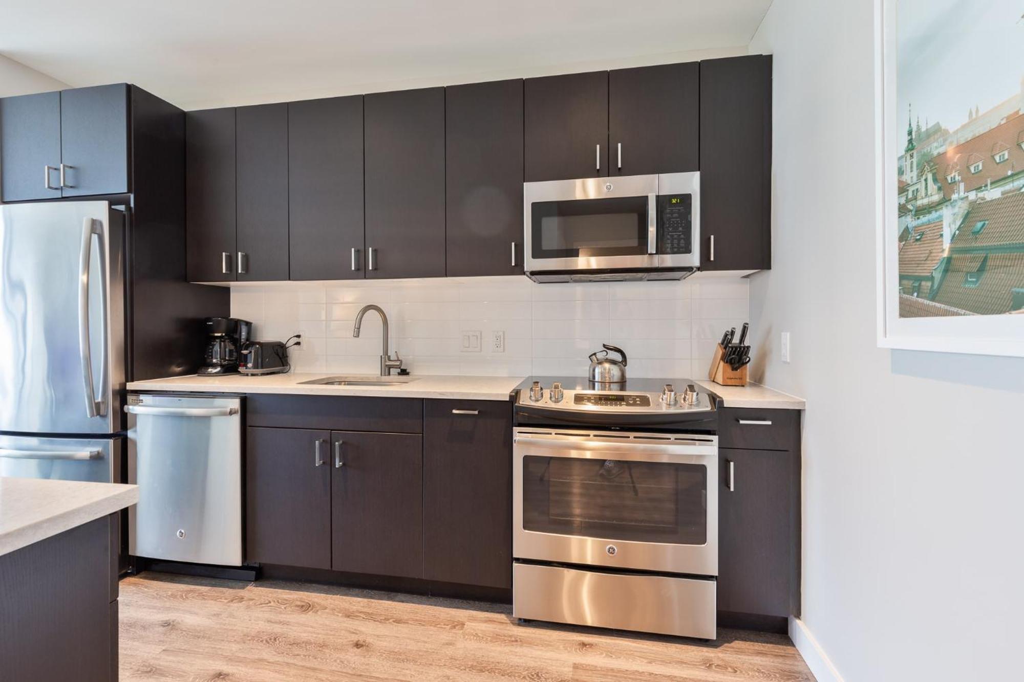 Apartment Bright Downtown With Gym - Via-519 *