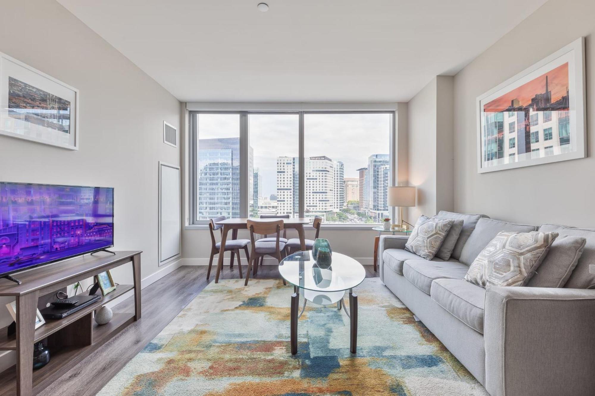 Bright Downtown With Gym - Via-519