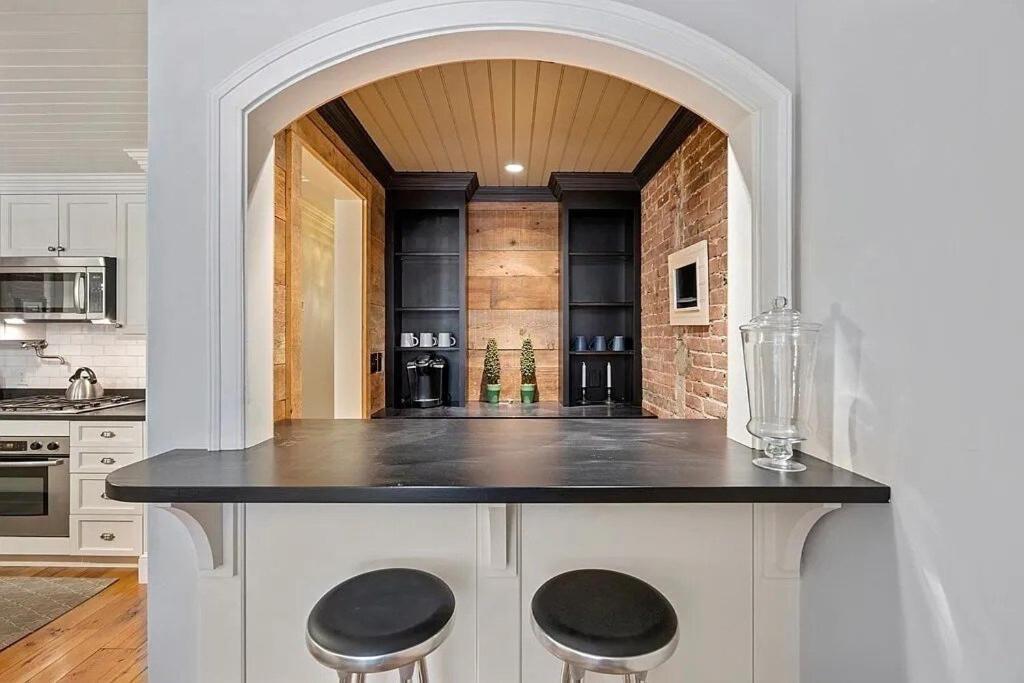Back Bay Nantucket-style Pied-a-terre Off Newbury St Boston