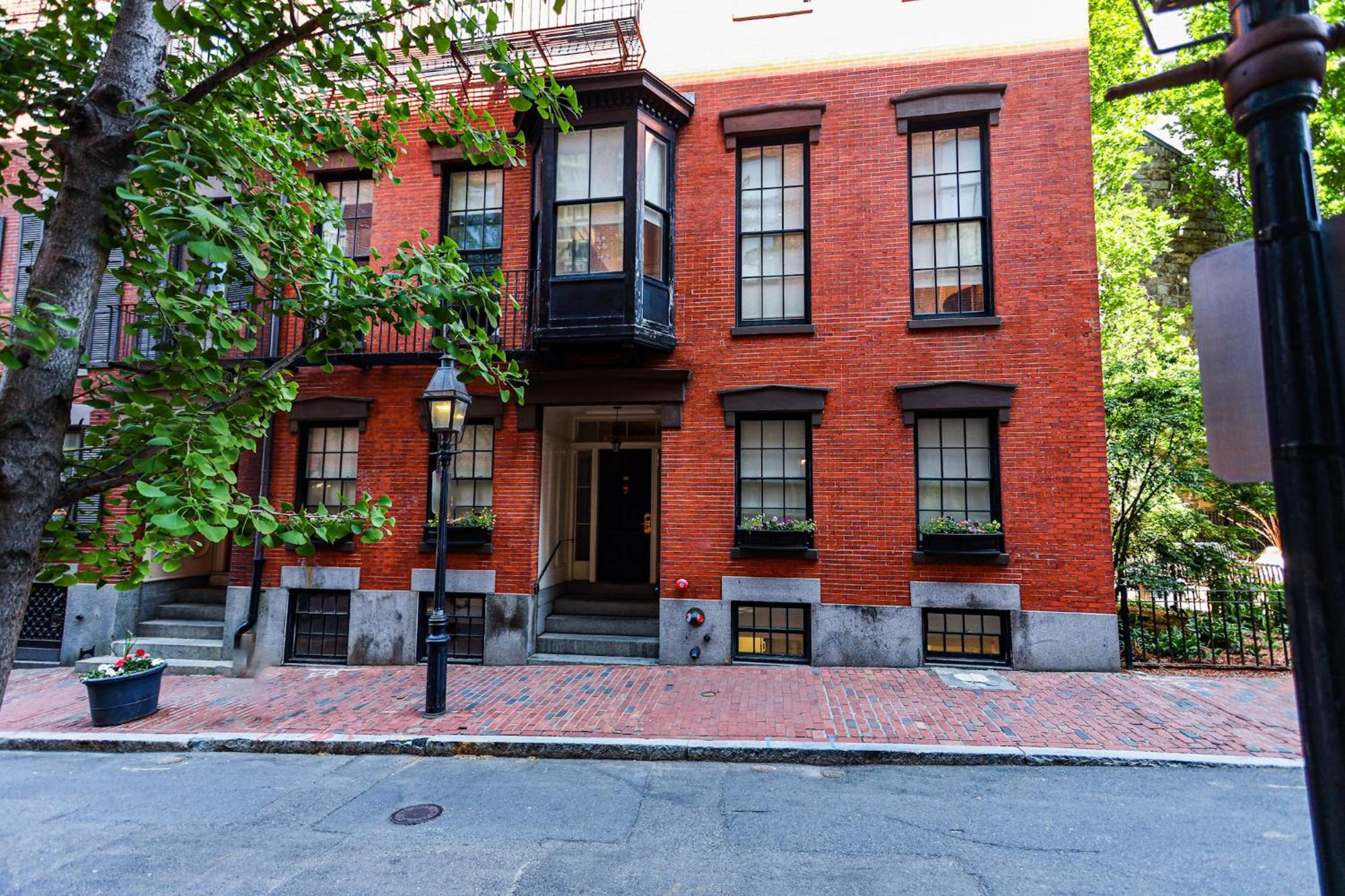 Charming & Stylish On Beacon Hill #11 * Boston