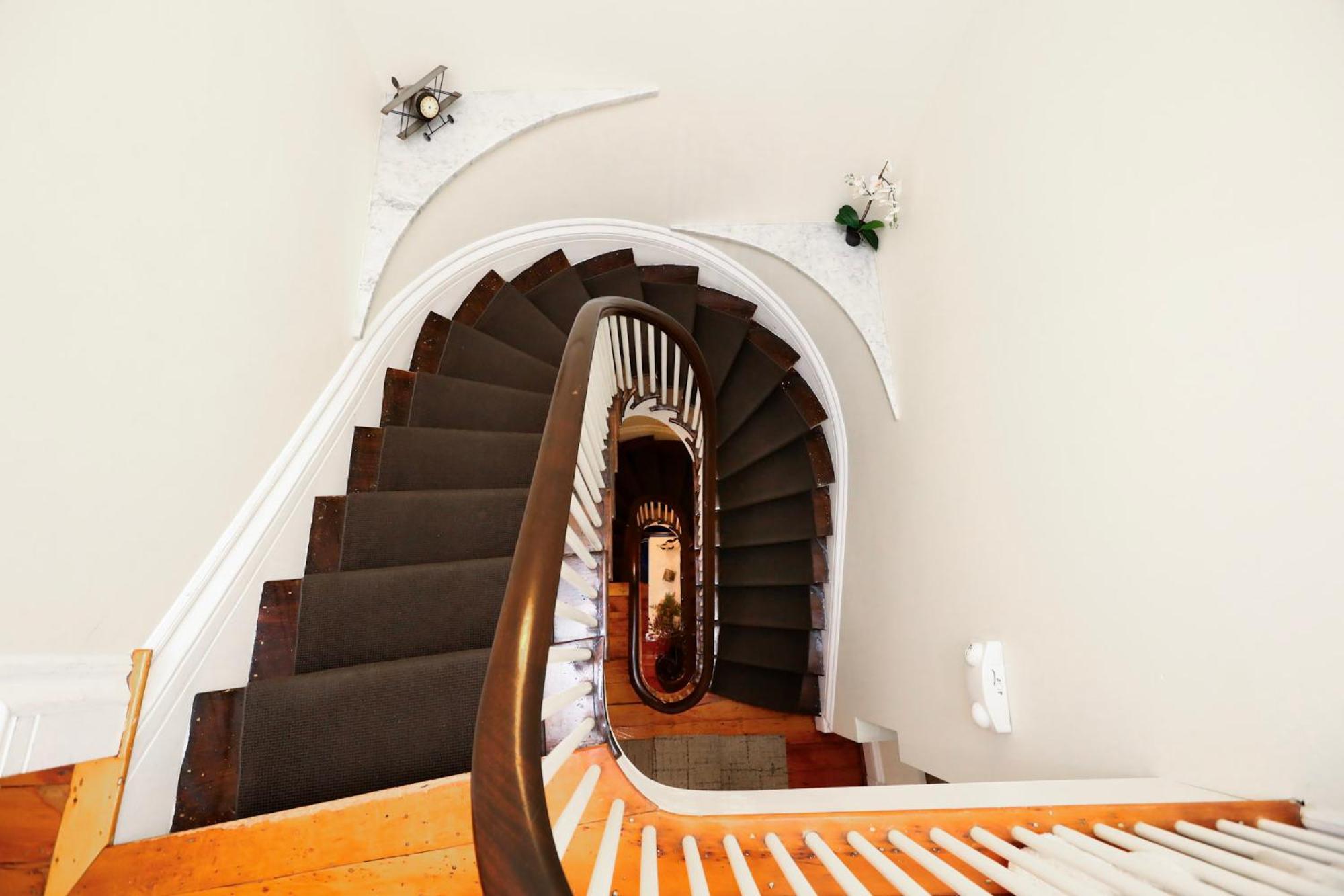 Charming & Stylish On Beacon Hill #11