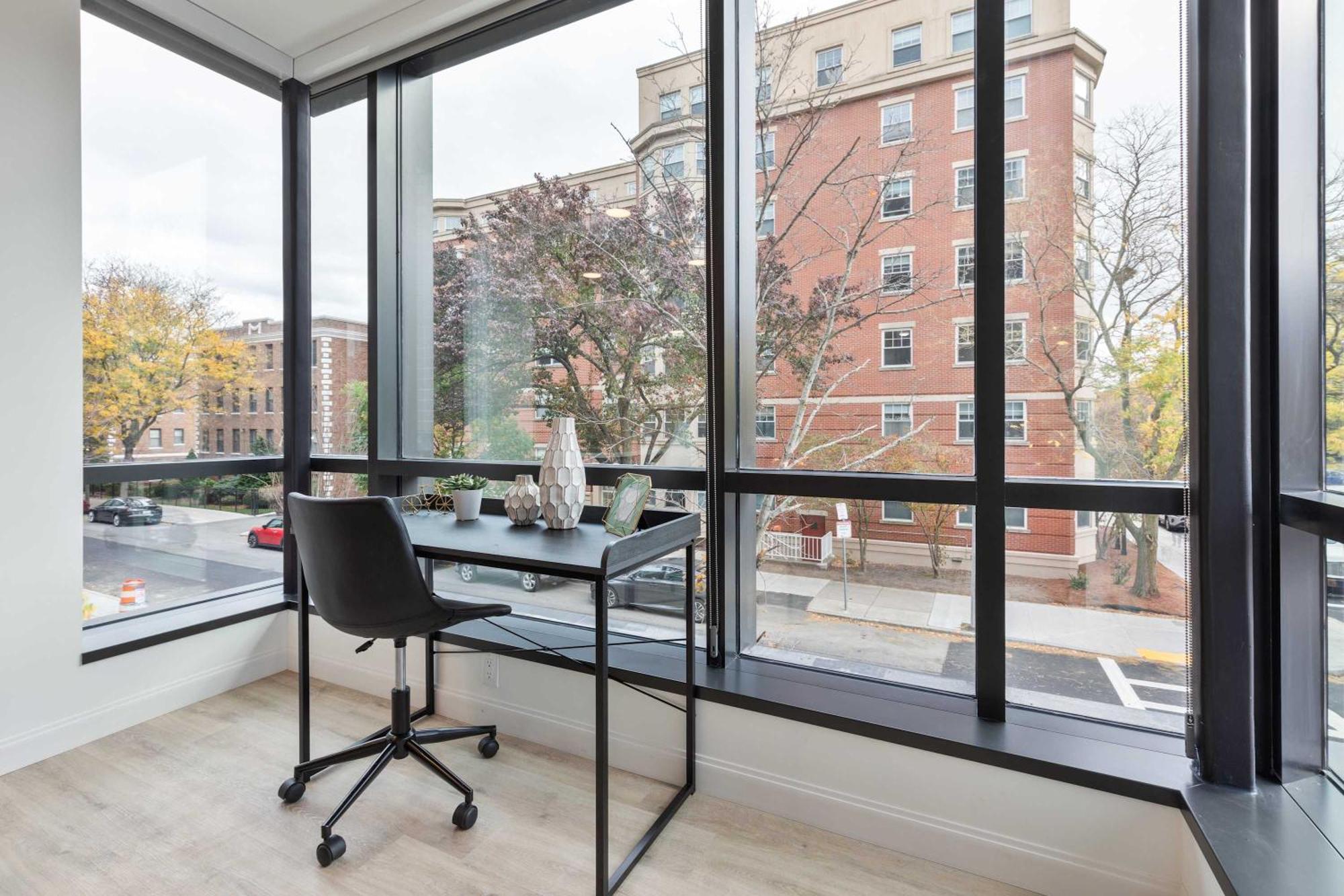 Apartment Gorgeous With Kitchen-idl-350