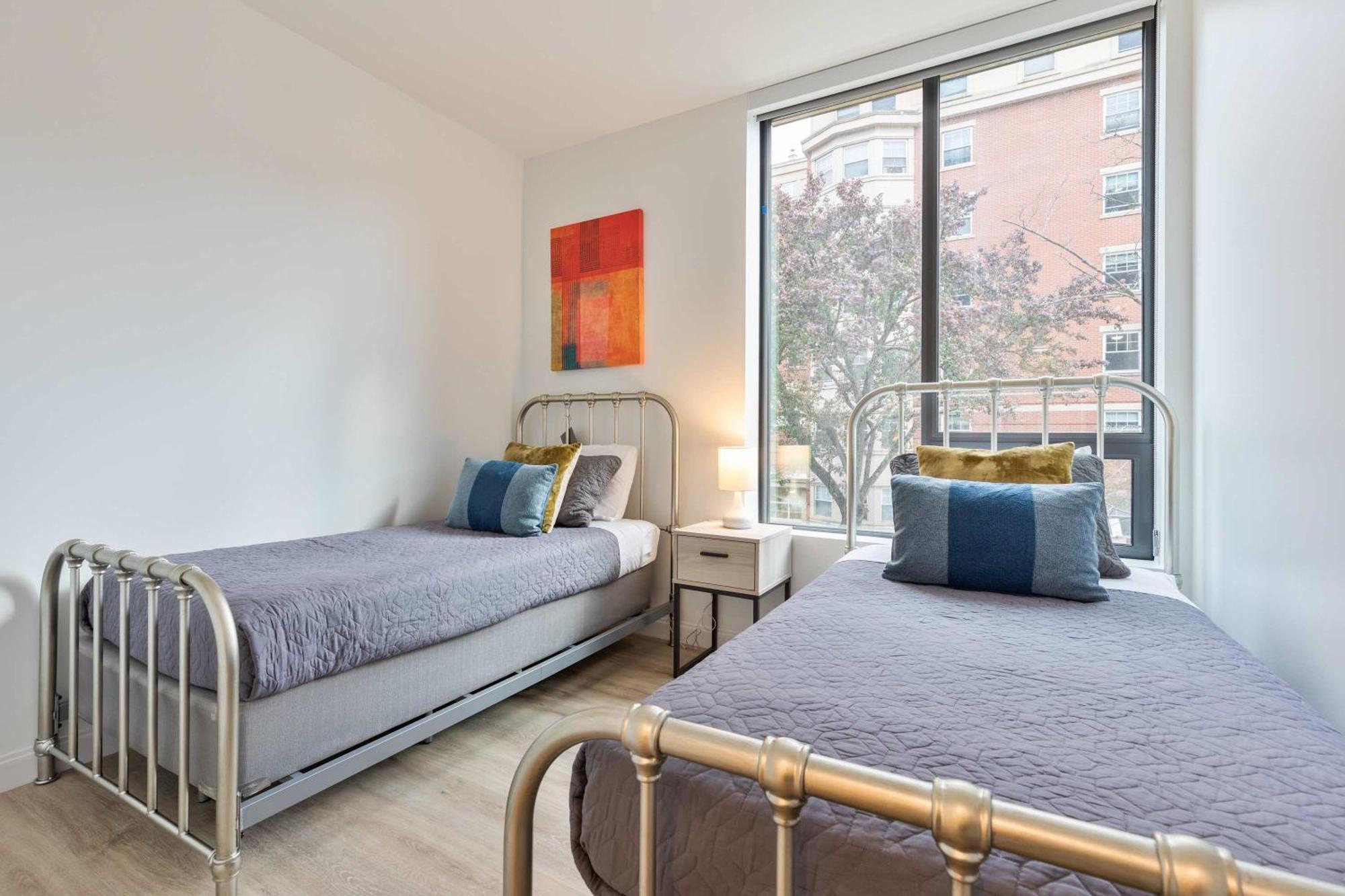 Apartment Gorgeous With Kitchen-idl-350 Boston