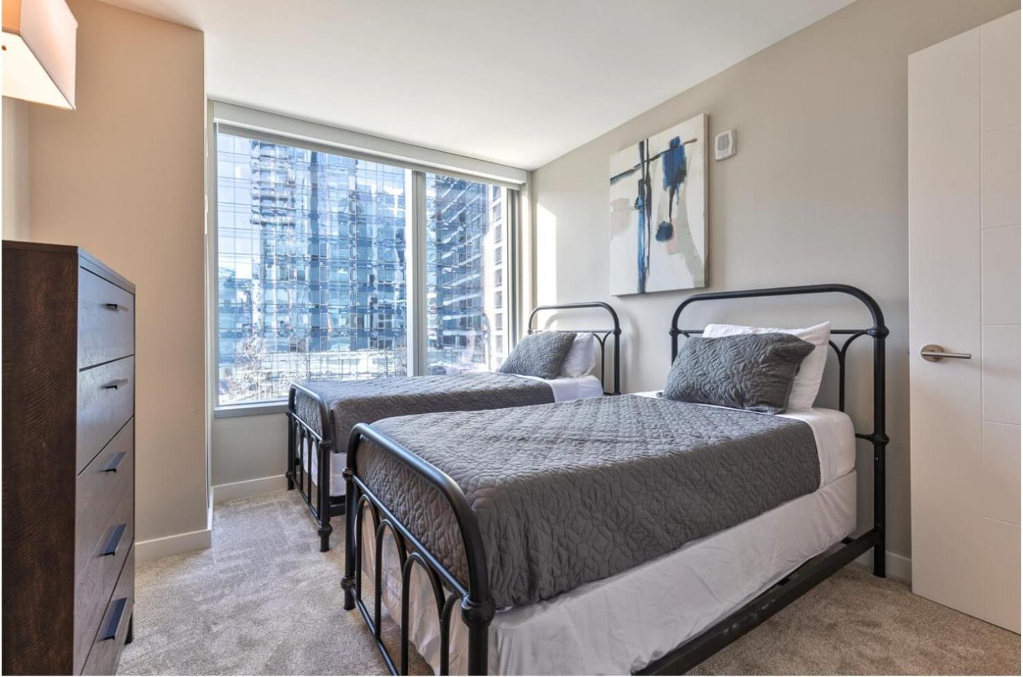 Modern With Gym - Via-1112 Boston
