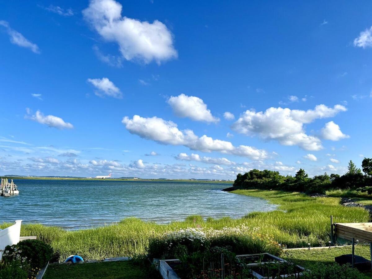 Villa Waterfront Escape - Close To Airport & Downtown