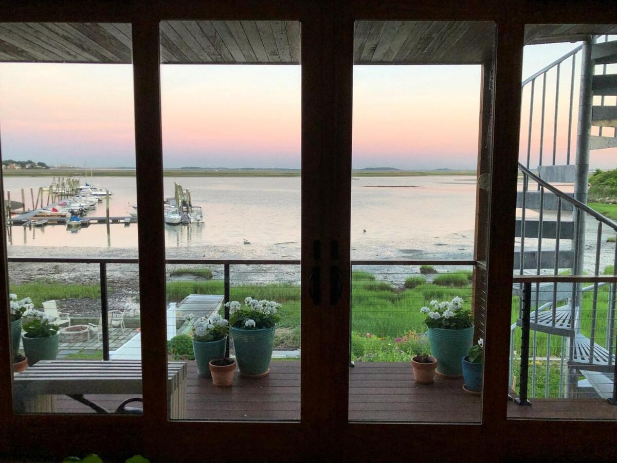 Waterfront Escape - Close To Airport & Downtown Villa Boston
