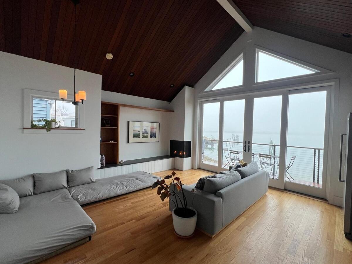 Waterfront Escape - Close To Airport & Downtown Boston