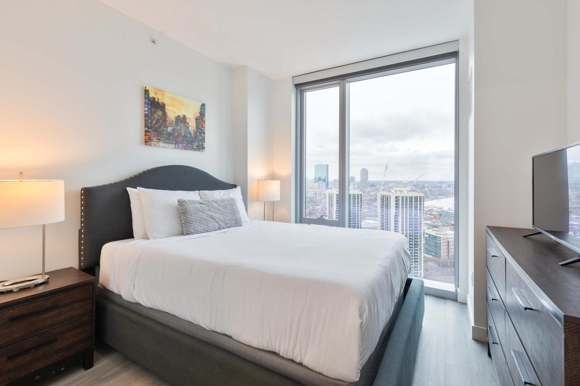 Luxury Downtown-hub-3201