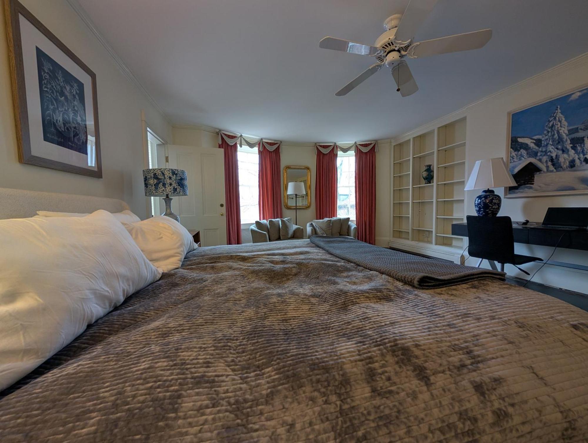 Beacon Hill: The Aldrich House Holiday home