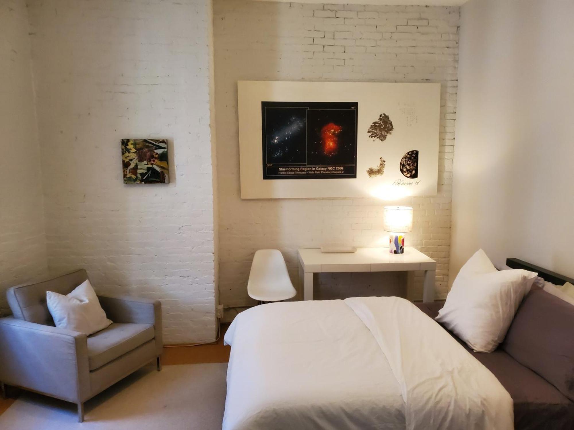 Street Loft Apartment *