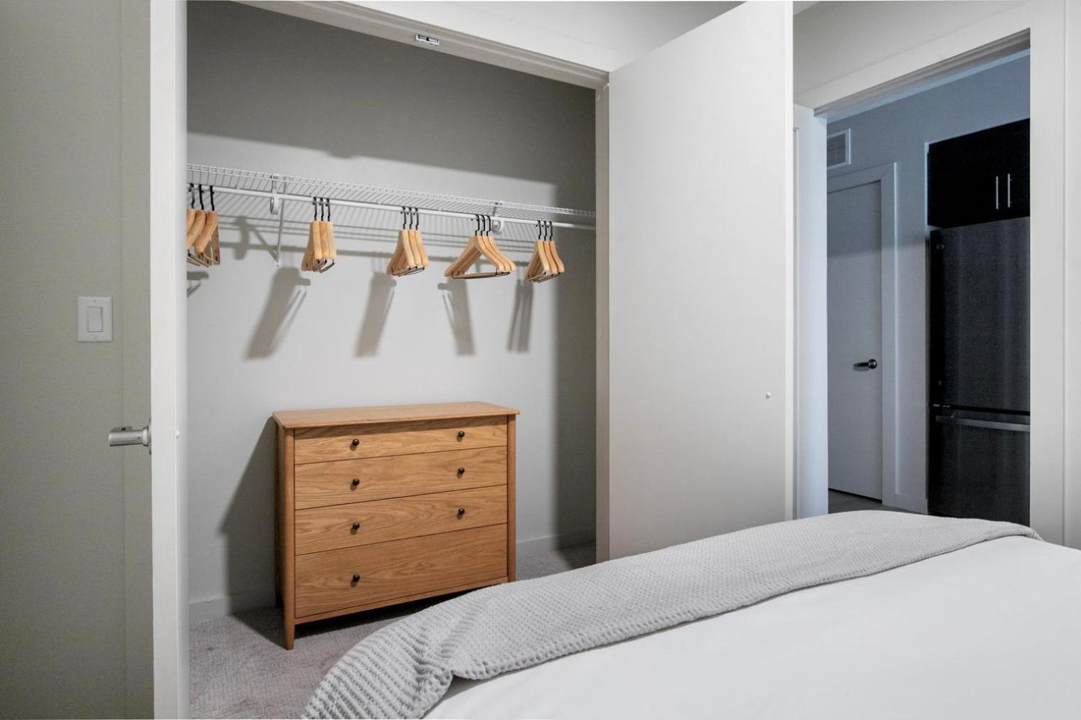 Apartment Brighton Jr 1br W Gym Wd On The River Bos-1000 *