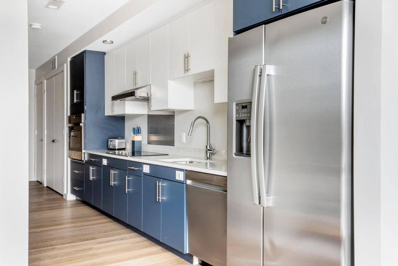Brighton Jr 1br W Gym Wd On The River Bos-1000 Apartment