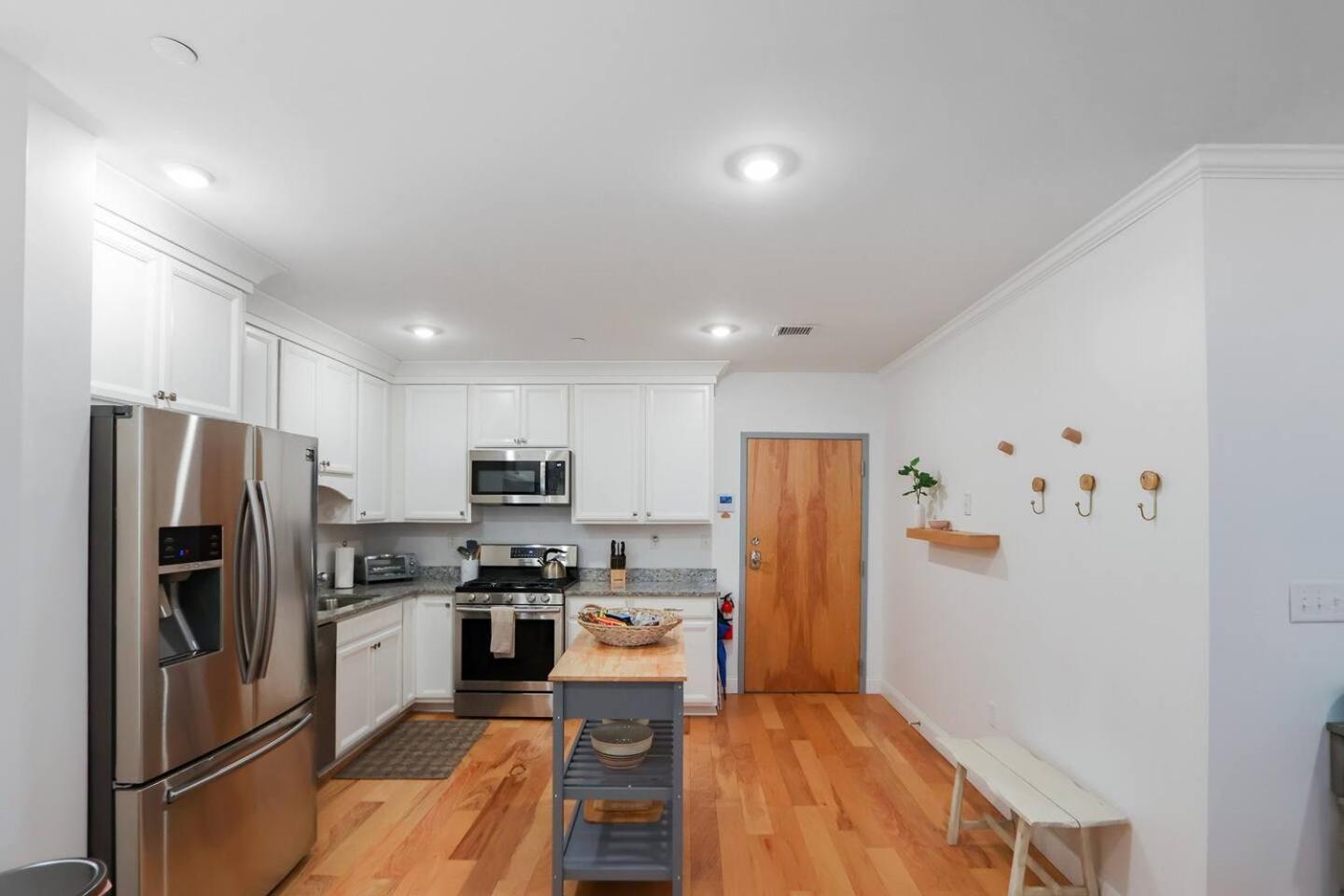 Modern 2-bed, 2-bath, Steps To Northeastern Boston