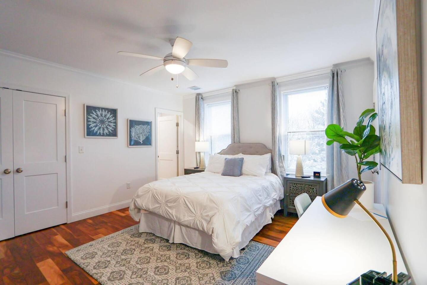 Modern 2-bed, 2-bath, Steps To Northeastern * Boston