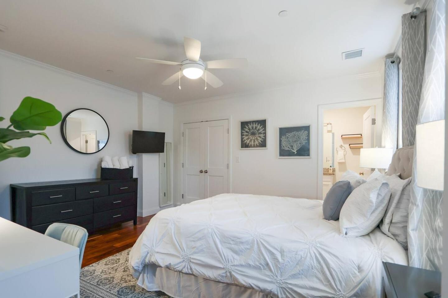 Modern 2-bed, 2-bath, Steps To Northeastern Boston
