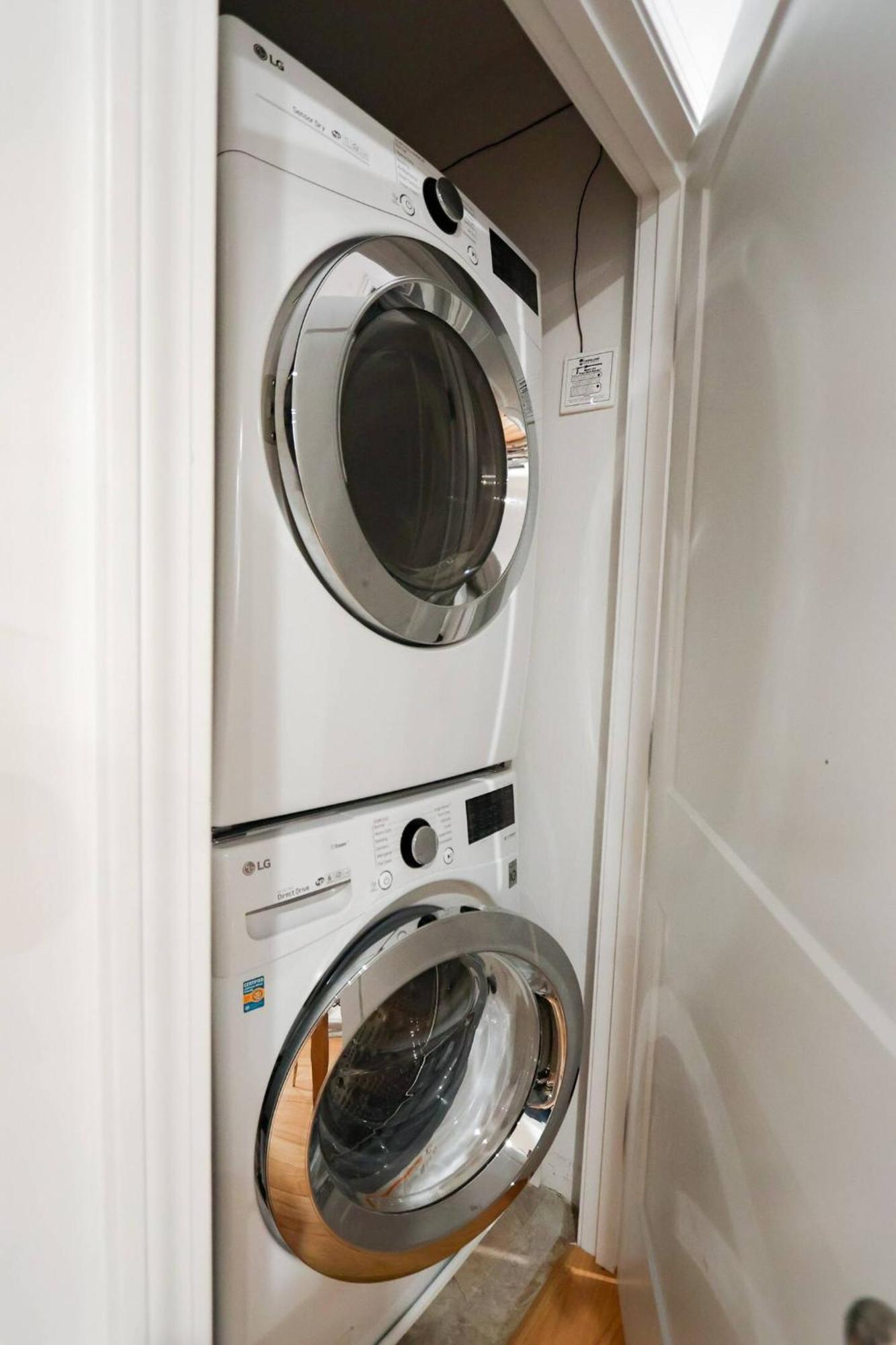 Modern 2-bed, 2-bath, Steps To Northeastern
