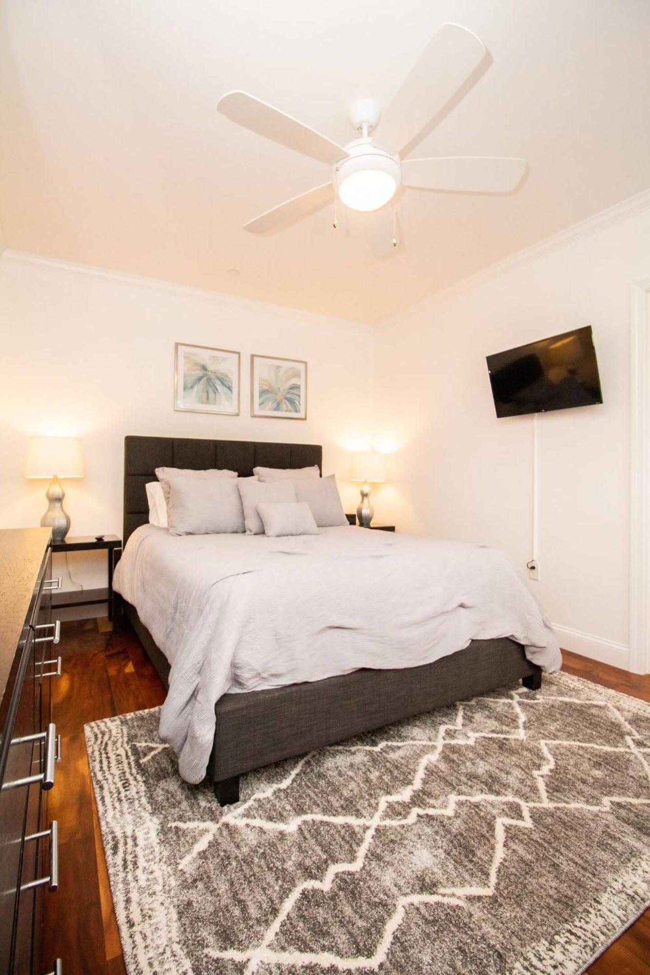 Apartment 2b 2ba W In-unit Laundry, Air *