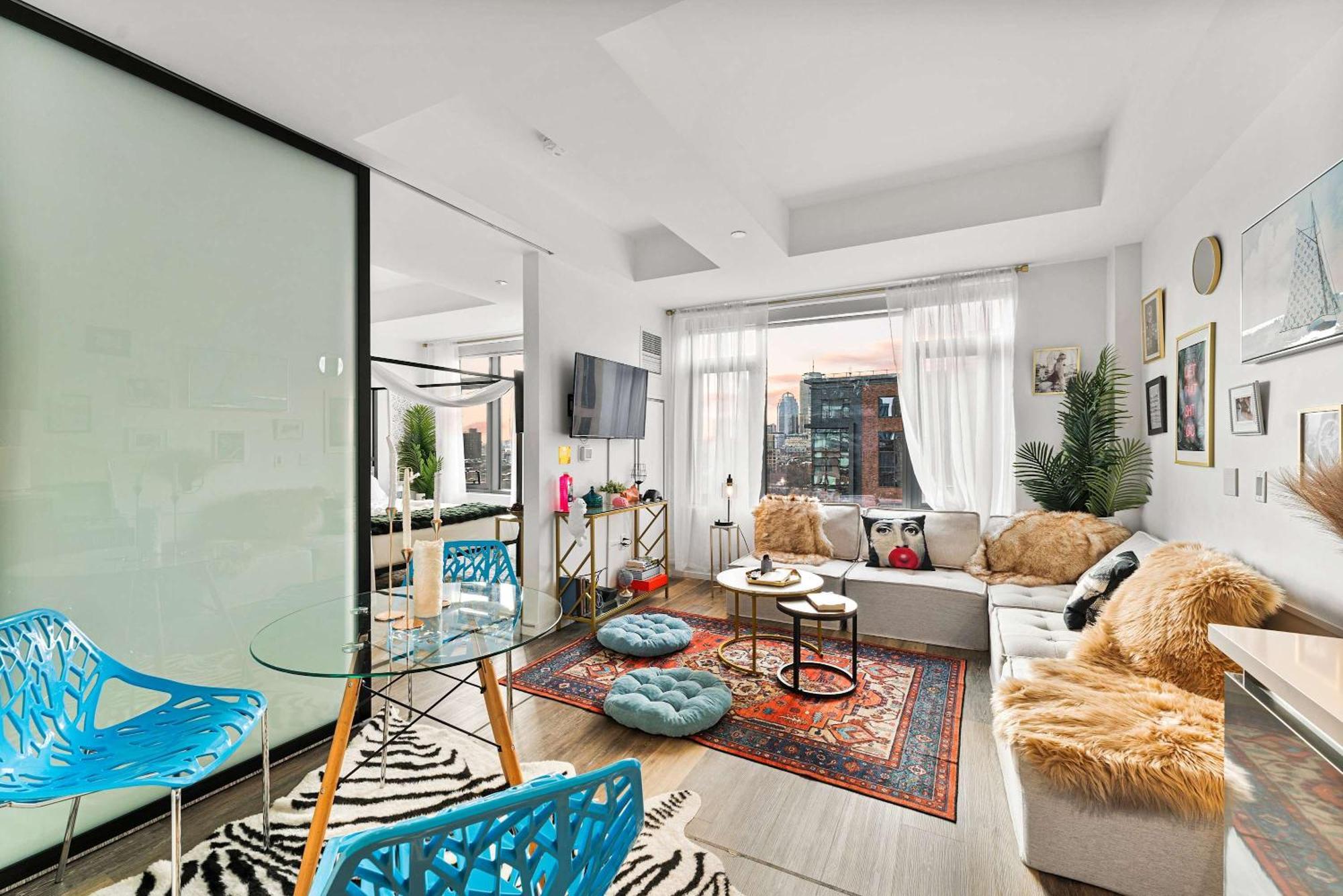 Penthouse South End 1 Bedroom Apartment *