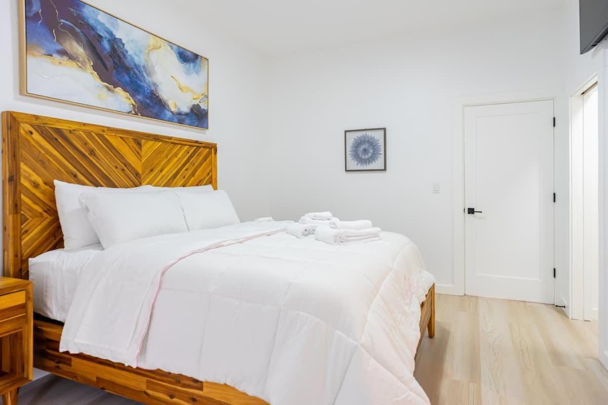 Luxury 2 Bed 2 Bath East Apartment Boston