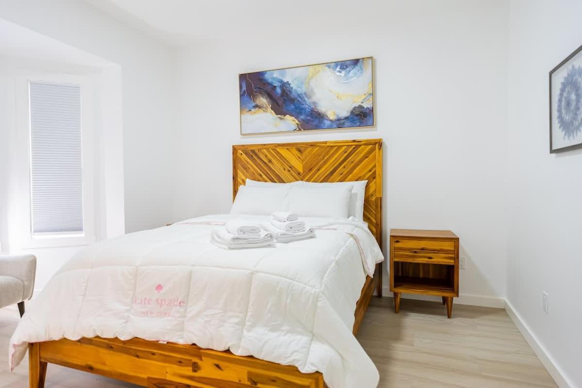 Luxury 2 Bed 2 Bath East Boston