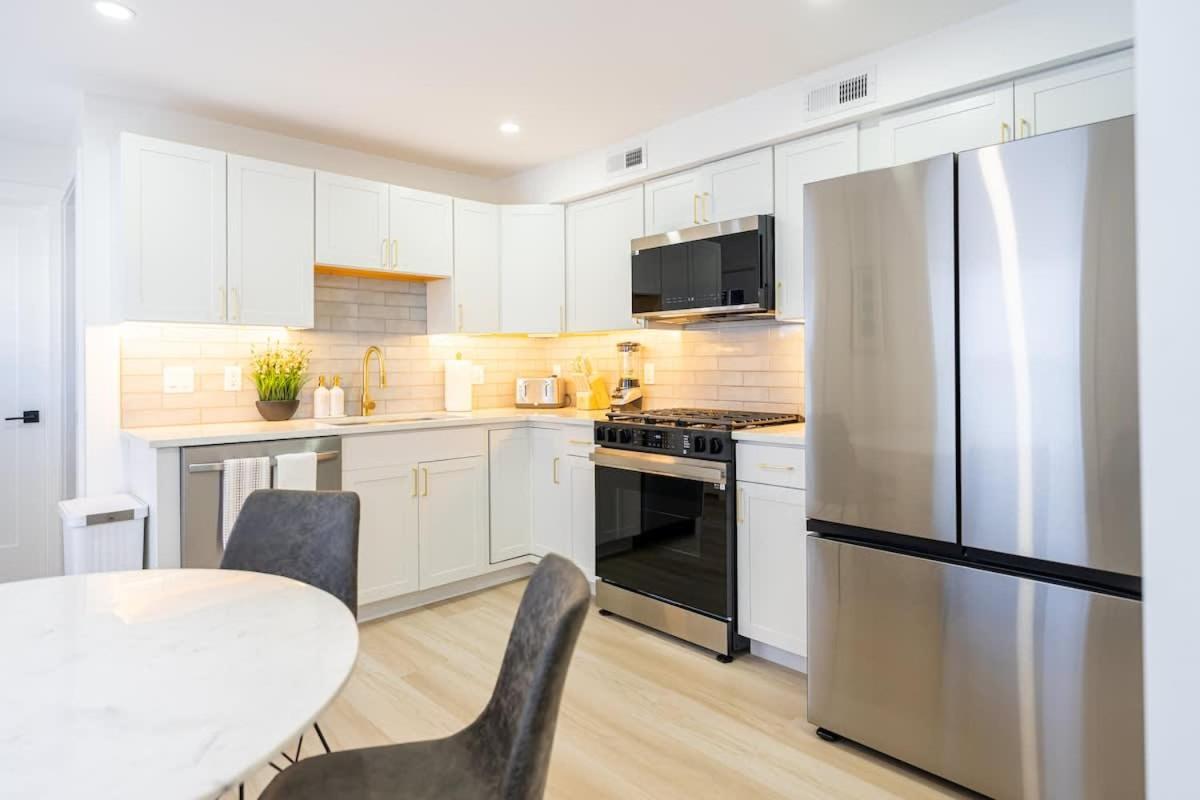 Luxury 2 Bed 2 Bath East