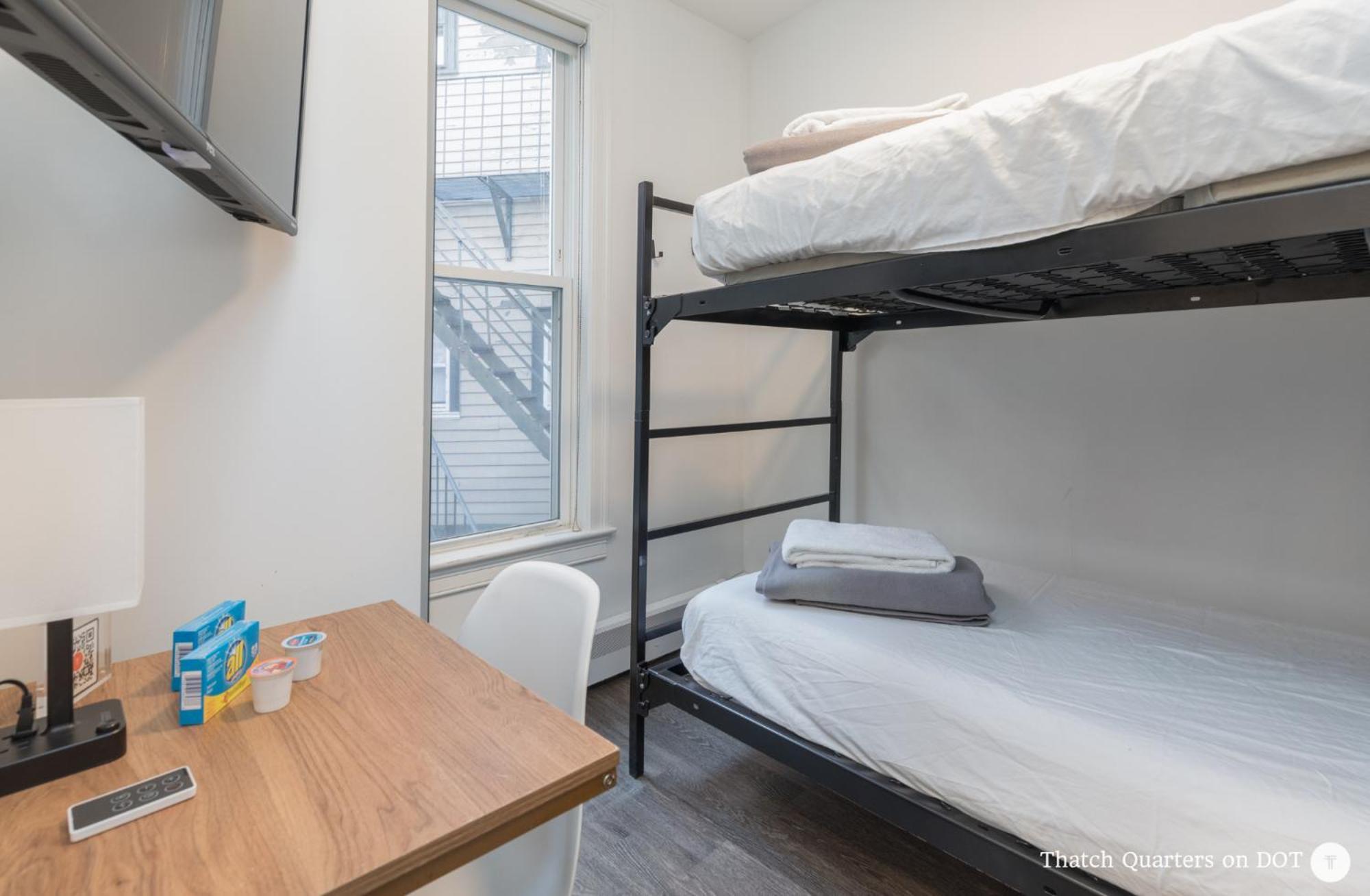 Apartment Quarters On Dot By Thatch