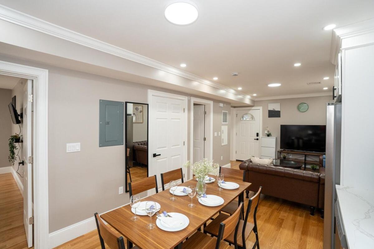 558-2 3Br Boston - Renovated Nest Near Aquarium Apartment *