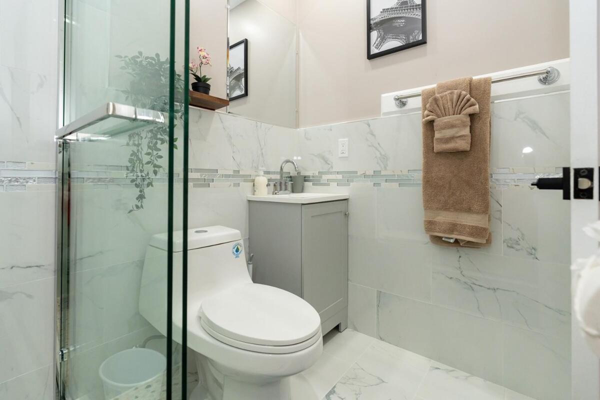 558-2 3Br Boston - Renovated Nest Near Aquarium * Boston